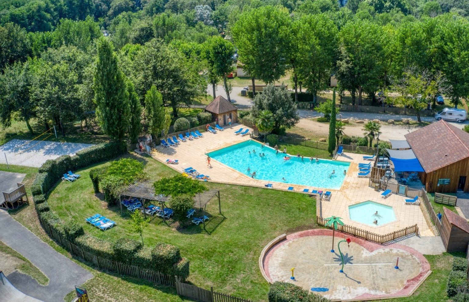 Camping Le Rocher de la Cave — 2