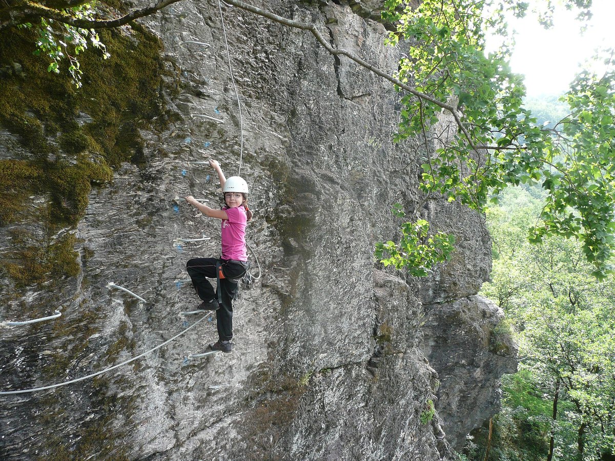 Via ferrata langs de rotswand
