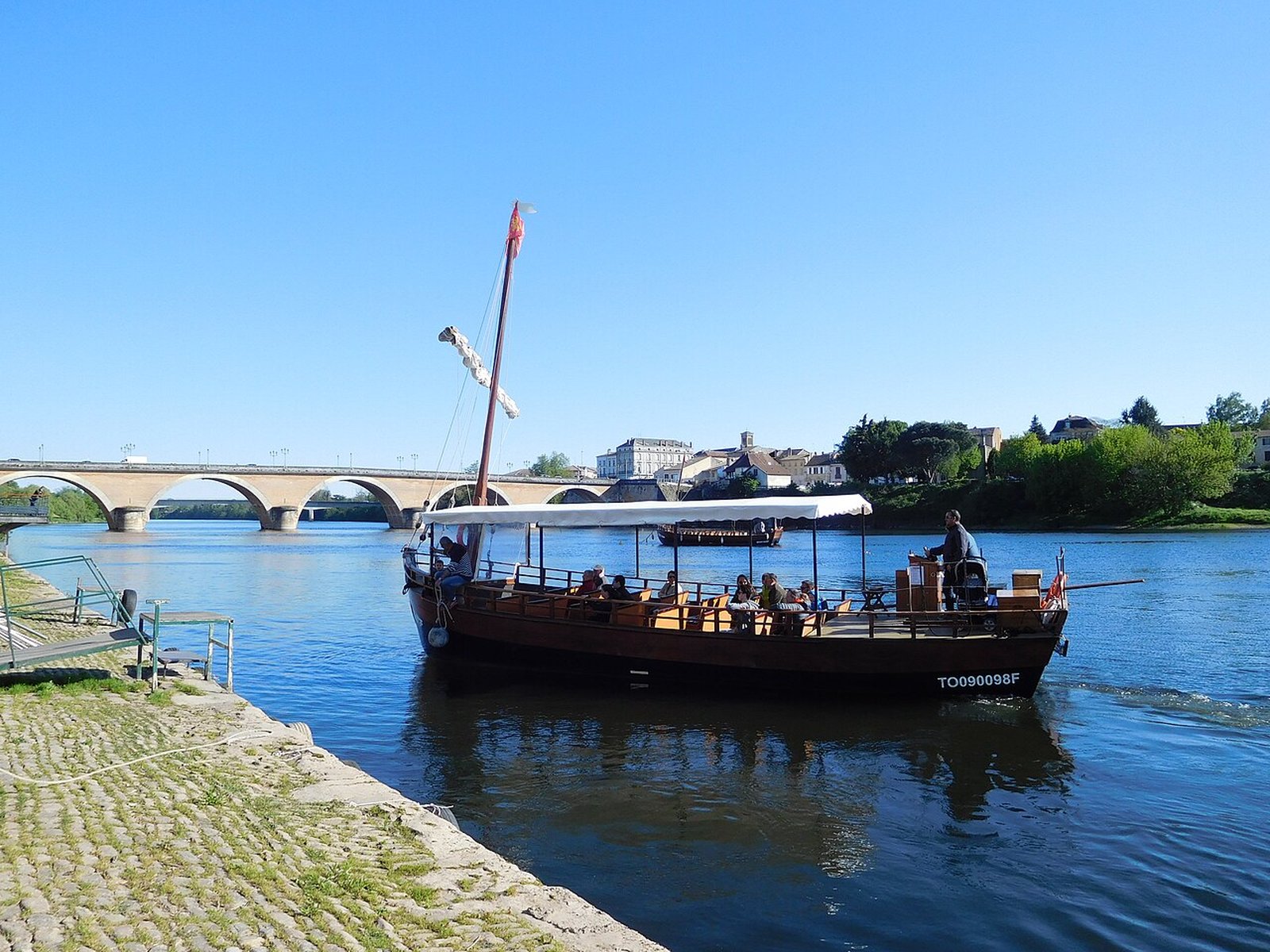 Een gabare op de Dordogne bij Bergerac
